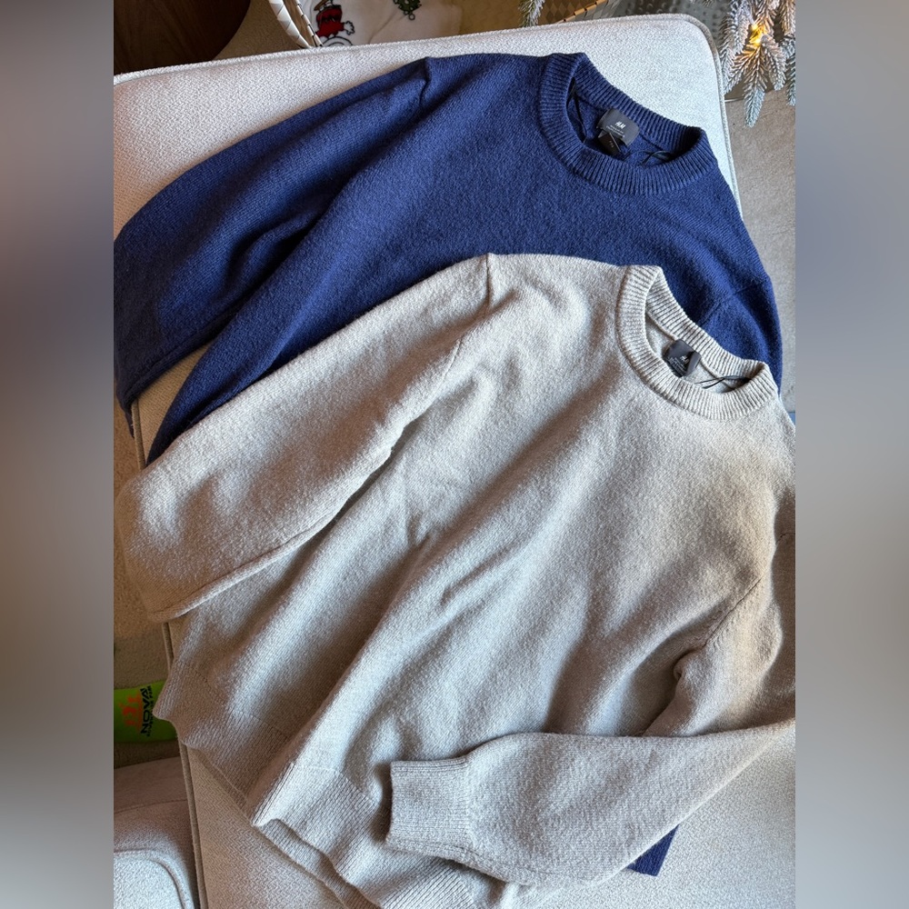 H&M Men's Blue and Beige Crewneck Sweaters